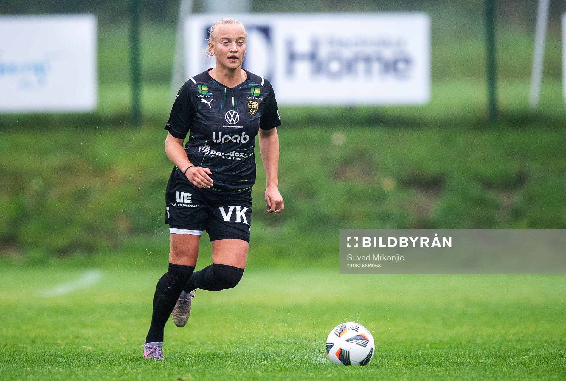 Umeås Wilma Carlsson under fotbollsmatchen i Elitettan mellan Kalmar och Umeå den 28 augusti 2021 i Kalmar. 