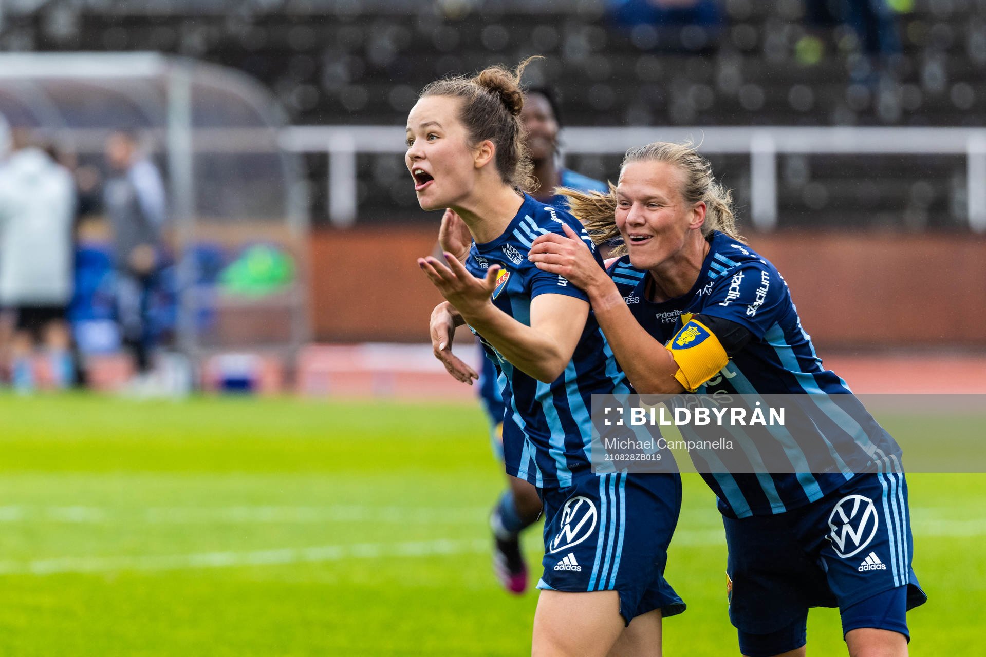 Djurgårdens Julia Walentowicz och Sheila Van