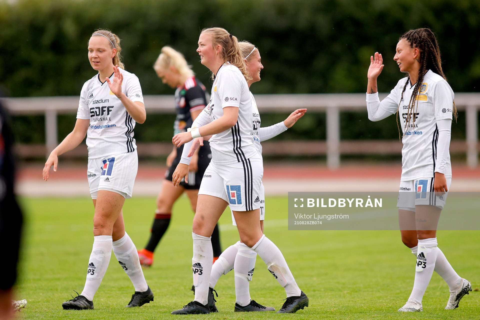 Sundsvalls Juulia Grönlund, Clara Ekstrand och Lee Winroth