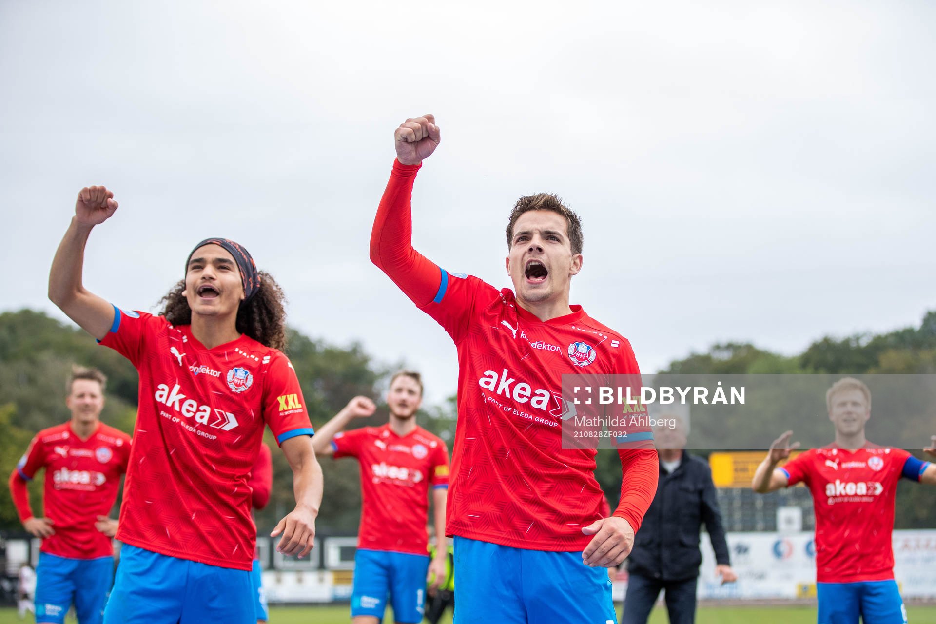 Helsingborgs Adam Kaied och Brandur Hendriksson Olsen jublar