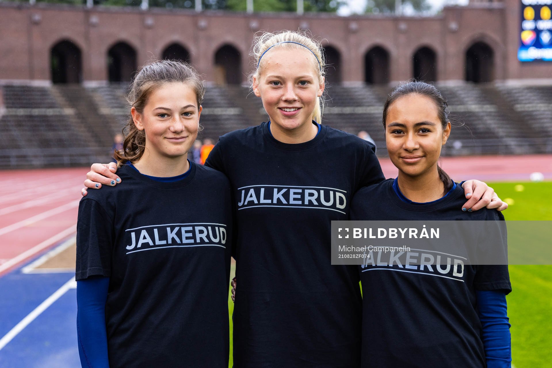 Djurgårdens Nea Flybord, Nicole Ruiz Granados, Louise Larsson under fotbollsmatchen i Damallsvenskan mellan Djurgården och Växjö den 28 augusti 2021 i Stockholm.