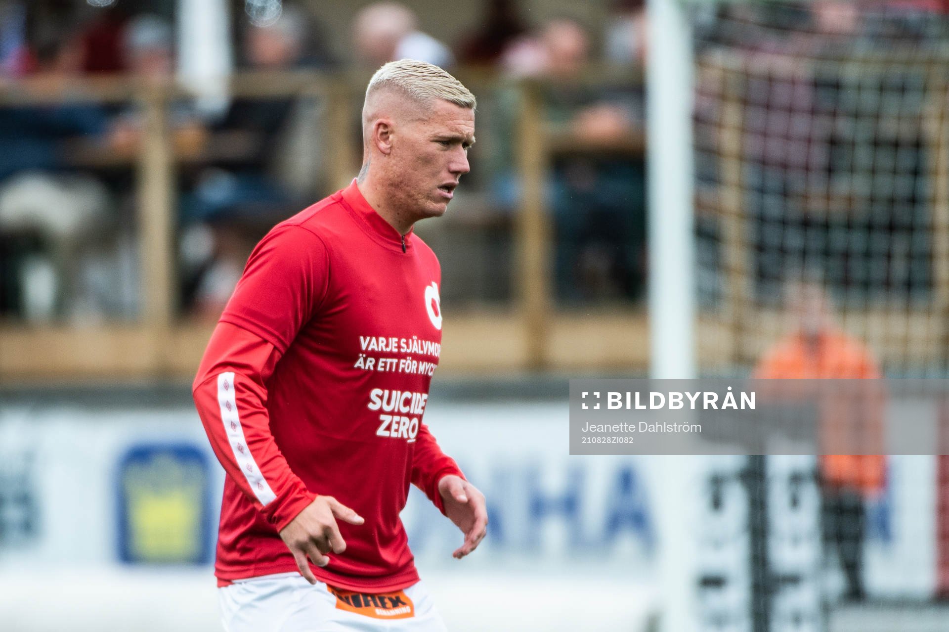 Degerfors Victor Edvardsen med en t-shirt till stöd för