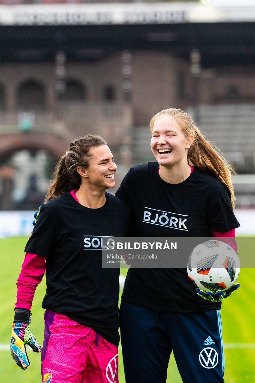 Djurgårdens målvakter Kelsey Daugherty och Elvira