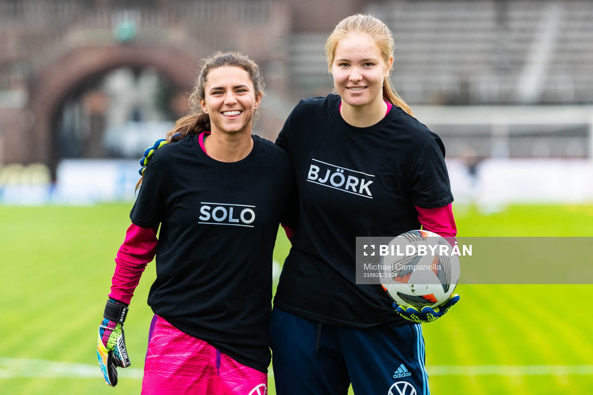 Djurgårdens målvakter Kelsey Daugherty och Elvira