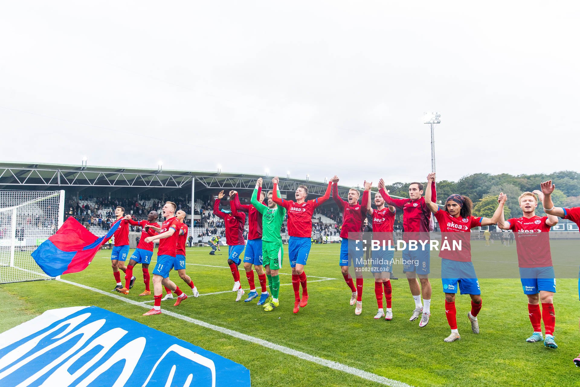 Helsingborgs spelare jublar efter  fotbollsmatchen i Superettan mellan Helsingborg och Landskrona den 28 augusti 2021 i Helsingborg. 