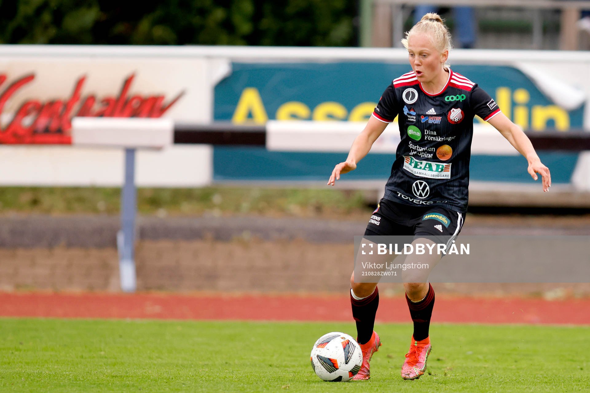 Lidköpings Molly Johansson under fotbollsmatchen i Elitettan mellan Lidköping och Sundsvall den 28 augusti 2021 i Lidköping. 