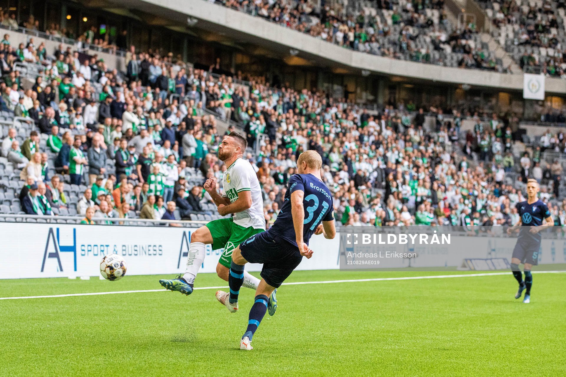 Hammarbys Aljosa Matko och Malmö FFs Franz Brorsson