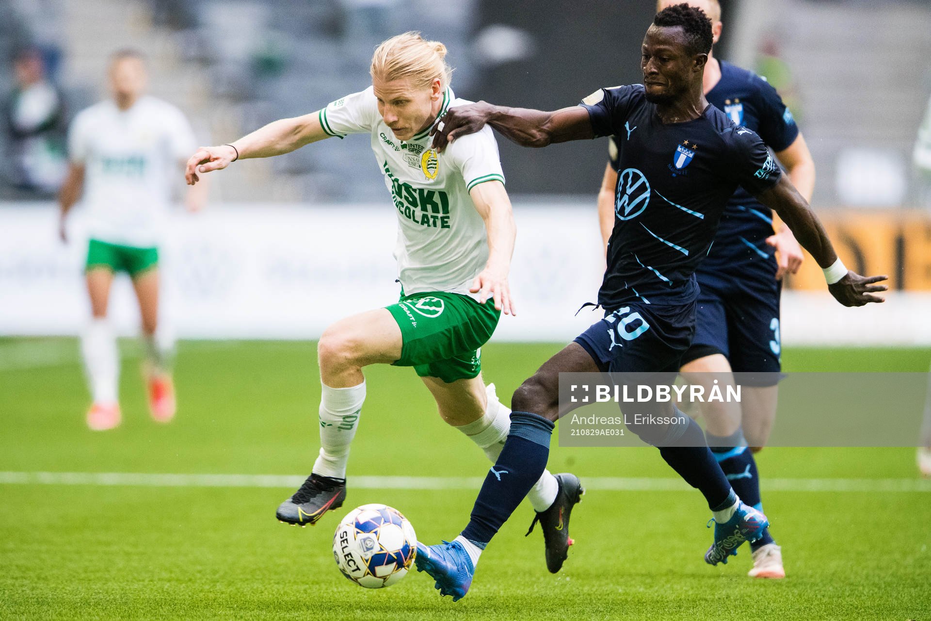Hammarbys Gustav Ludwigson och Malmö FFs Bonke Innocent
