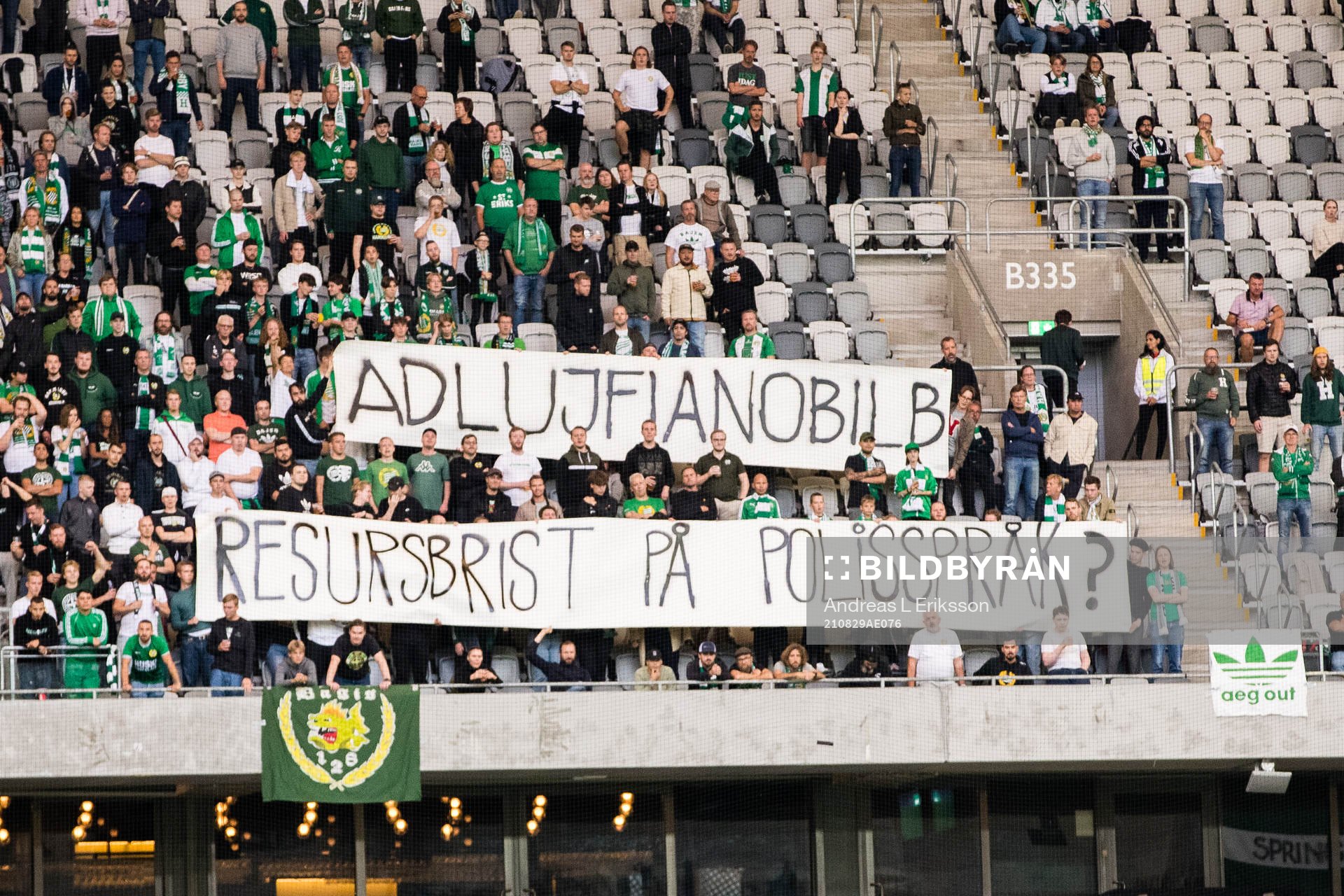 En banderoll på läktaren