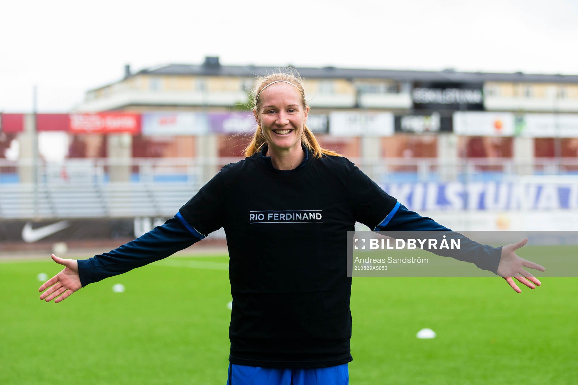Eskilstunas Vaila Barsley ställer upp på ett porträtt