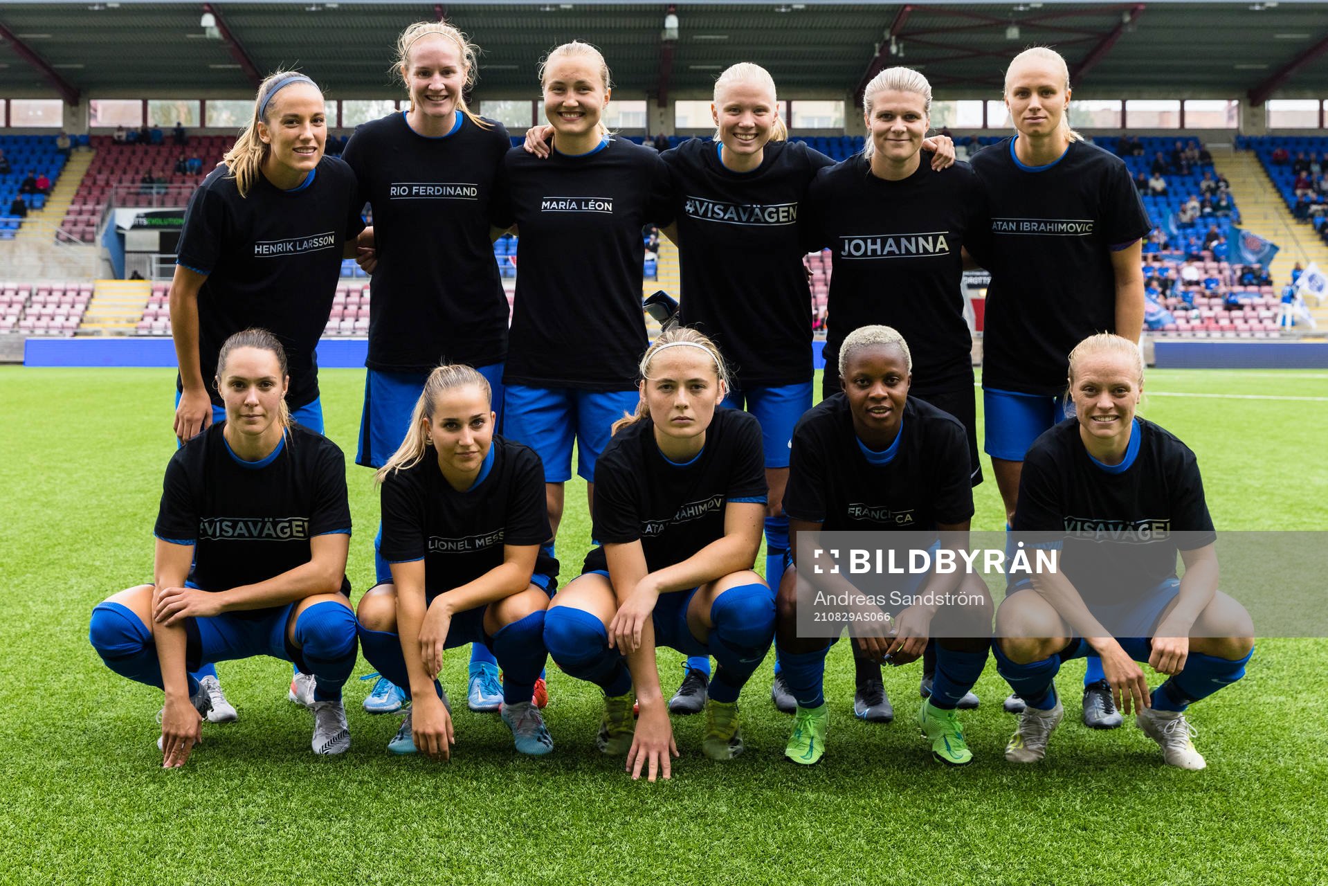 Eskilstunas spelare ställer upp på ett lagporträtt