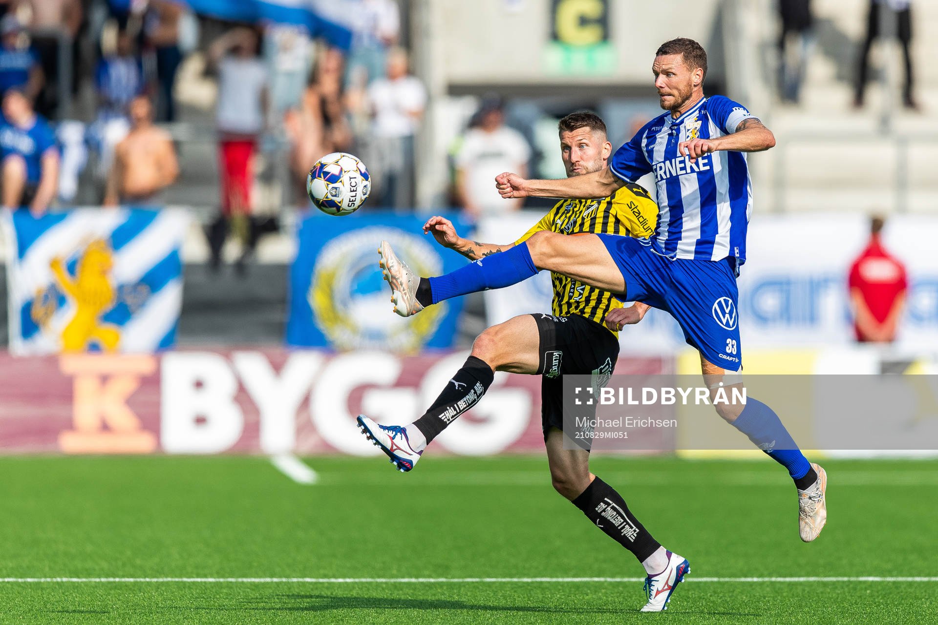 Häckens Joona Toivio och IFK Göteborgs Marcus Berg