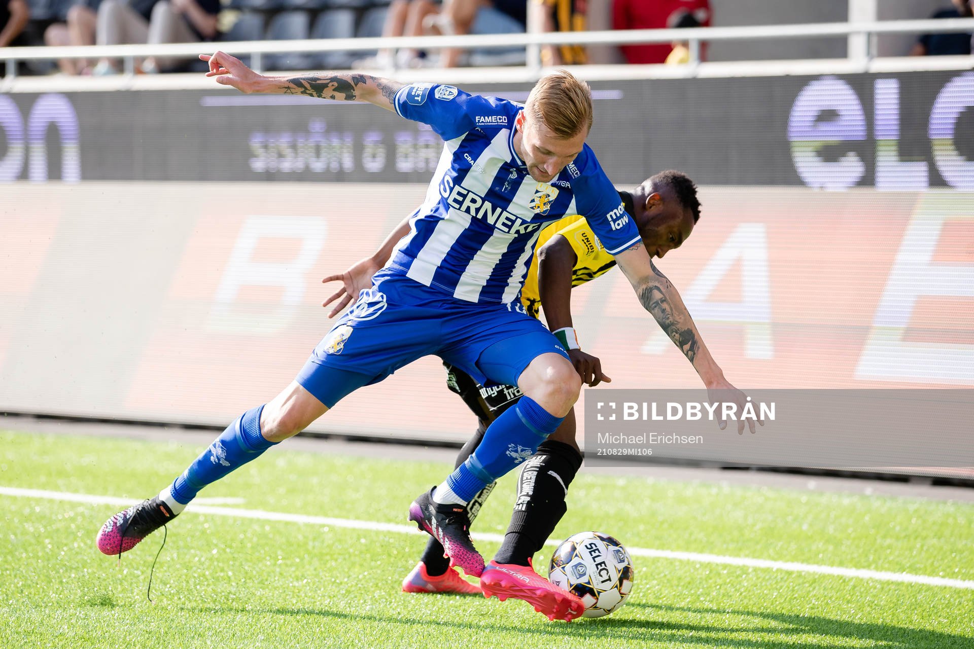 IFK Göteborgs Sebastian Eriksson och Häckens Benie Adama