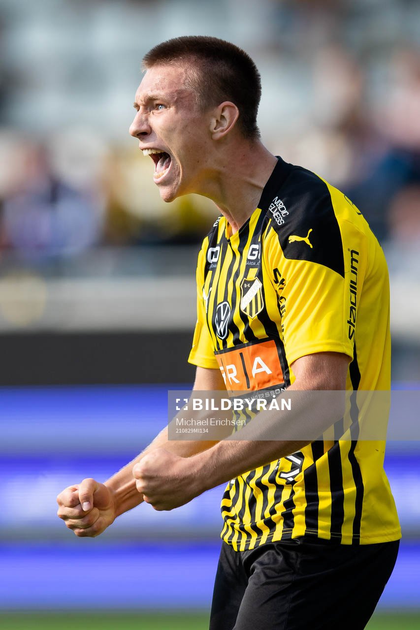 Häckens Kristoffer Lund Hansen jublar
