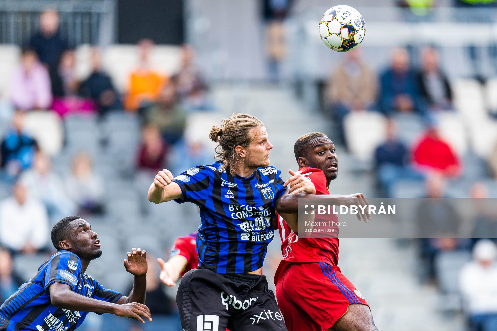 Sirius Tim Björkström och Djurgårdens Joel Asoro