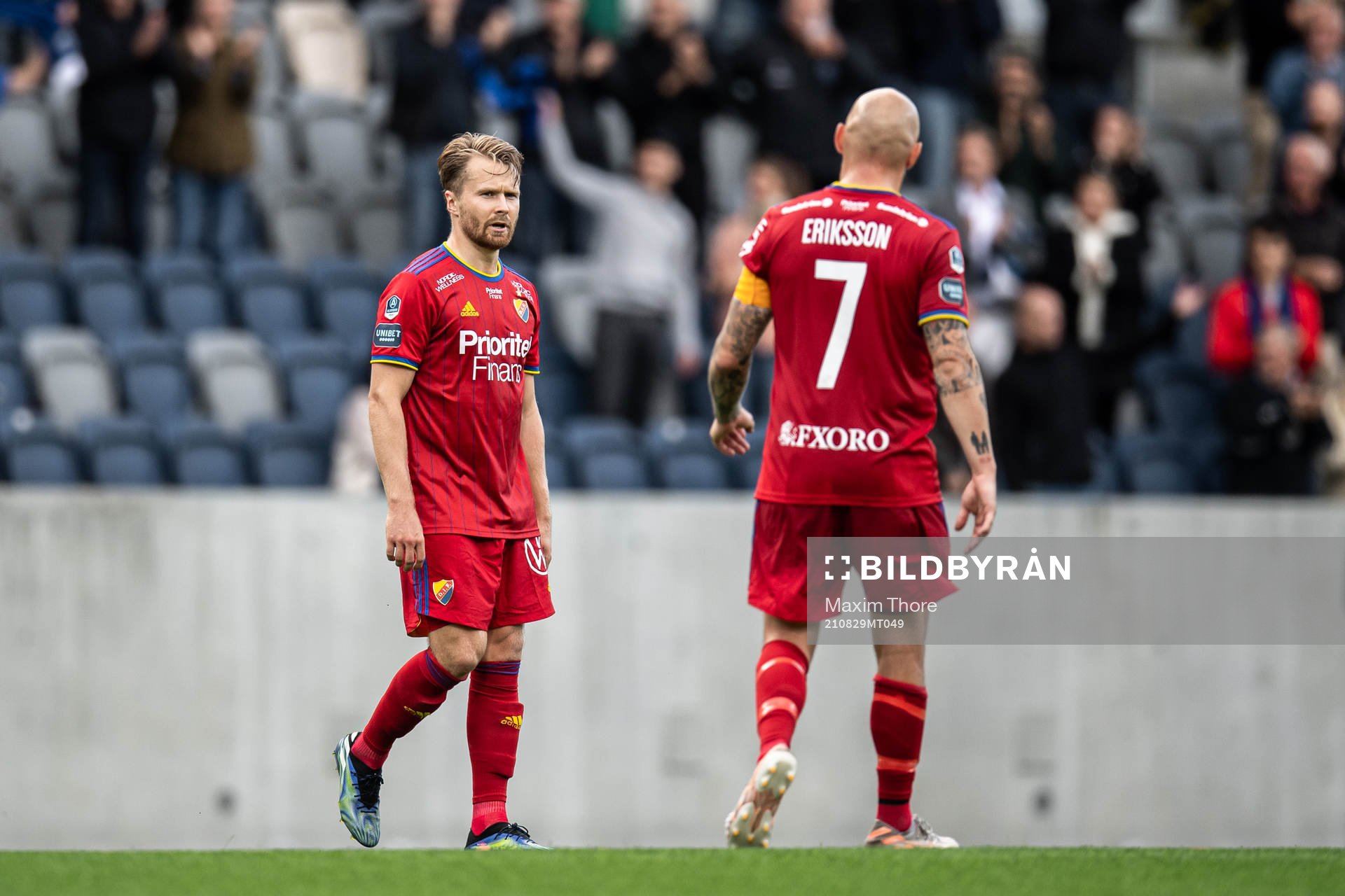 Djurgårdens Jacob Une Larsson och Magnus Eriksson deppar