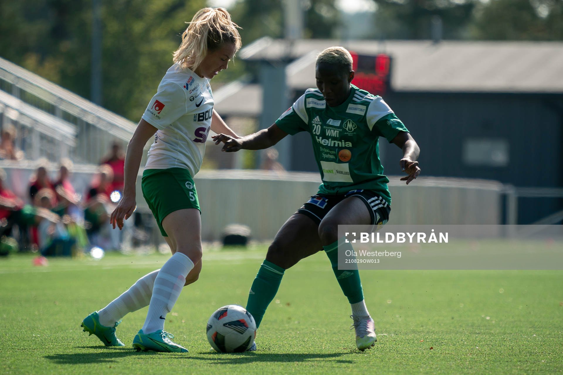 Moröns Lina Pettersson och Mallbackens Ritah Kivumbi