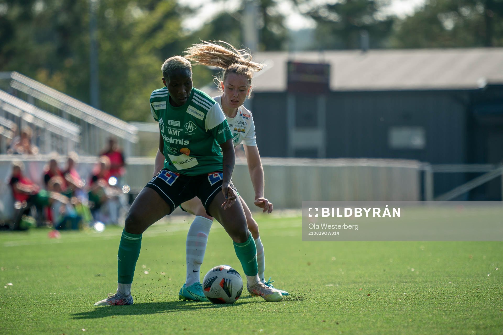 Moröns Lina Pettersson och Mallbackens Ritah Kivumbi
