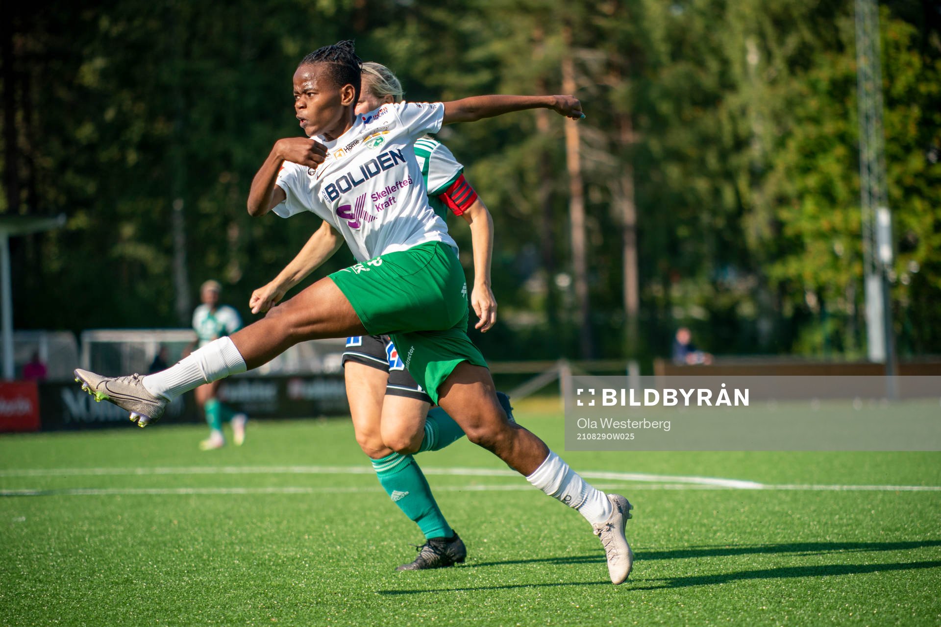 Moröns Hildah Magaia under fotbollsmatchen i Elitettan mellan Morön och Mallbacken den 29 augusti 2021 i Skellefteå. 