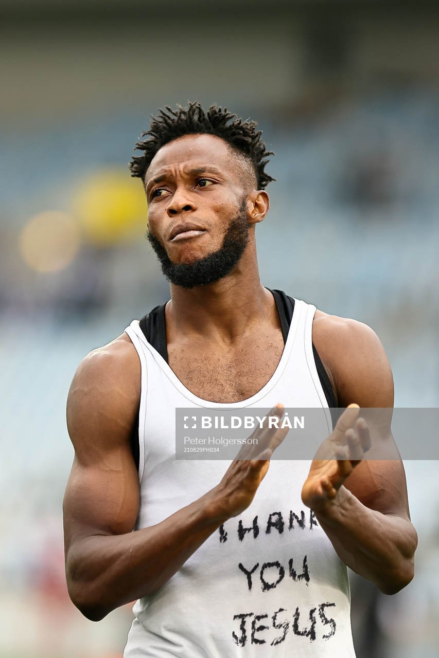 IFK Norrköpings Samuel Adegbenro jublar med texten Thank