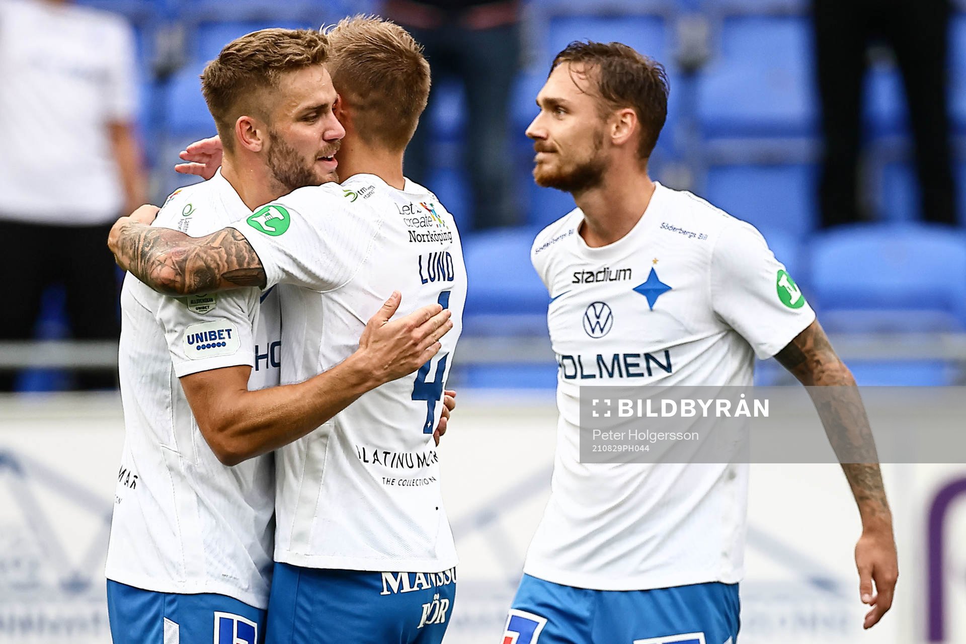 IFK Norrköpings Christoffer Nyman, Marco Lund Nielsen och Linus Wahlqvist jublar efter mål 3-0 under fotbollsmatchen i Allsvenskan mellan IFK Norrköping och Östersund den 29 augusti 2021 i Norrköping.