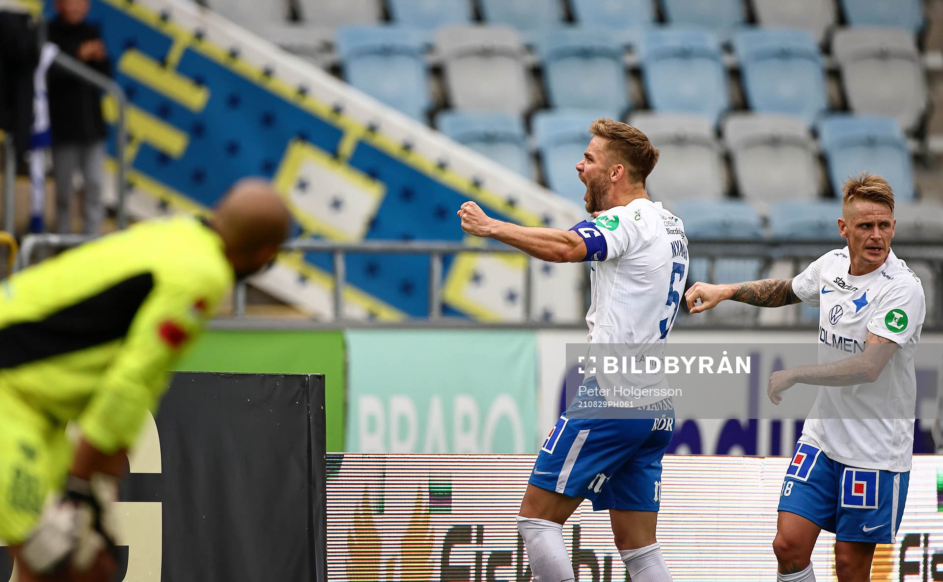 IFK Norrköpings Christoffer Nyman och Ari Skúlason jublar