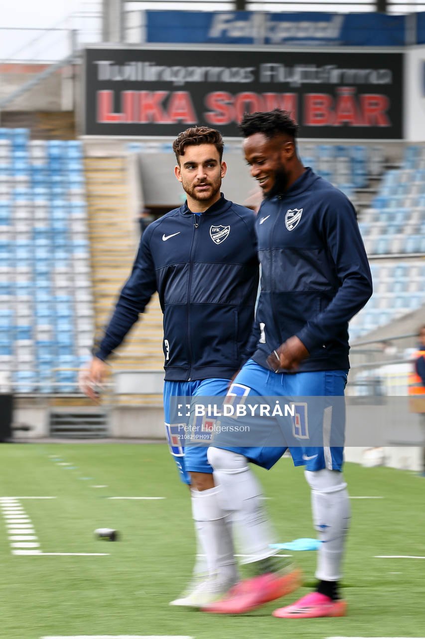 IFK Norrköpings Yahav Gurfinkel med Samuel Adegbenro
