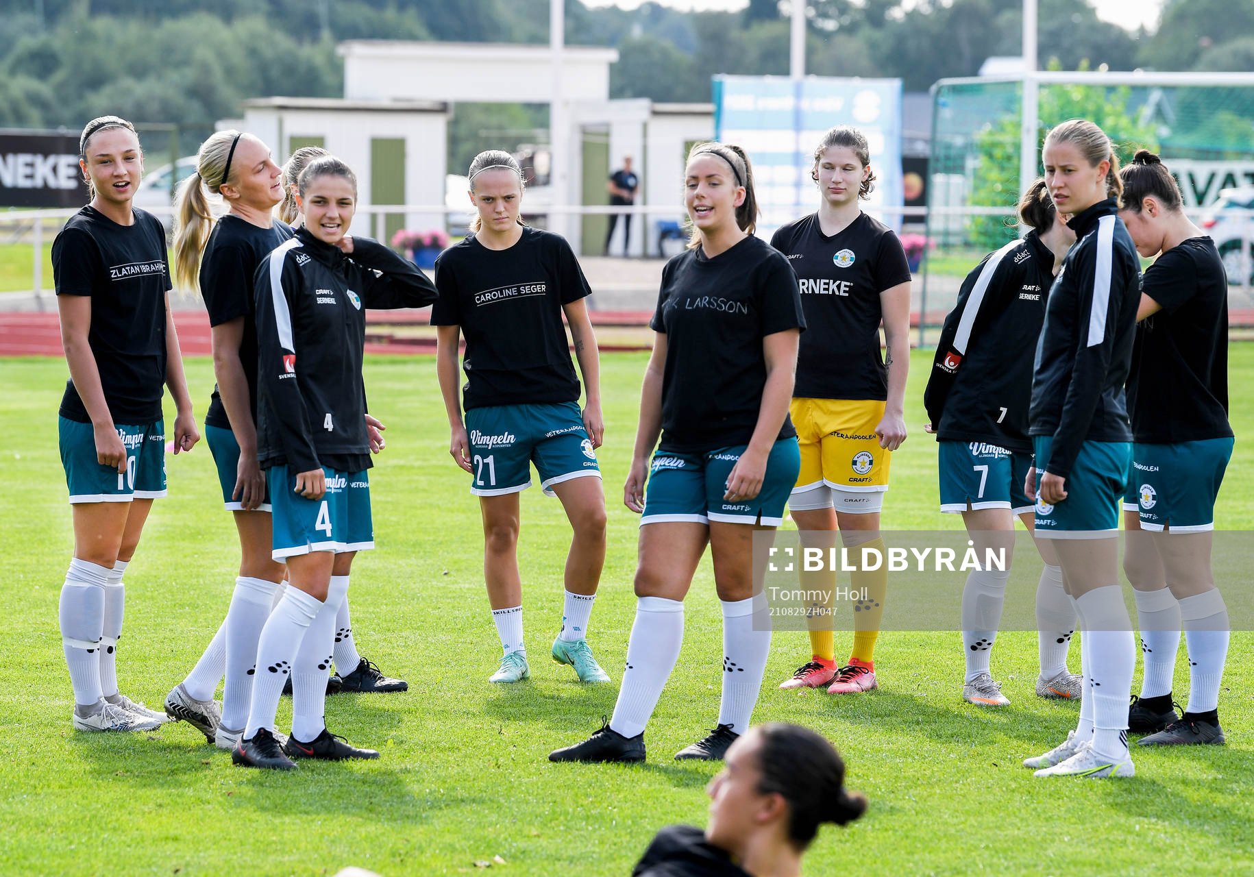 Alingsås spelare i specialdesignade t-shirts