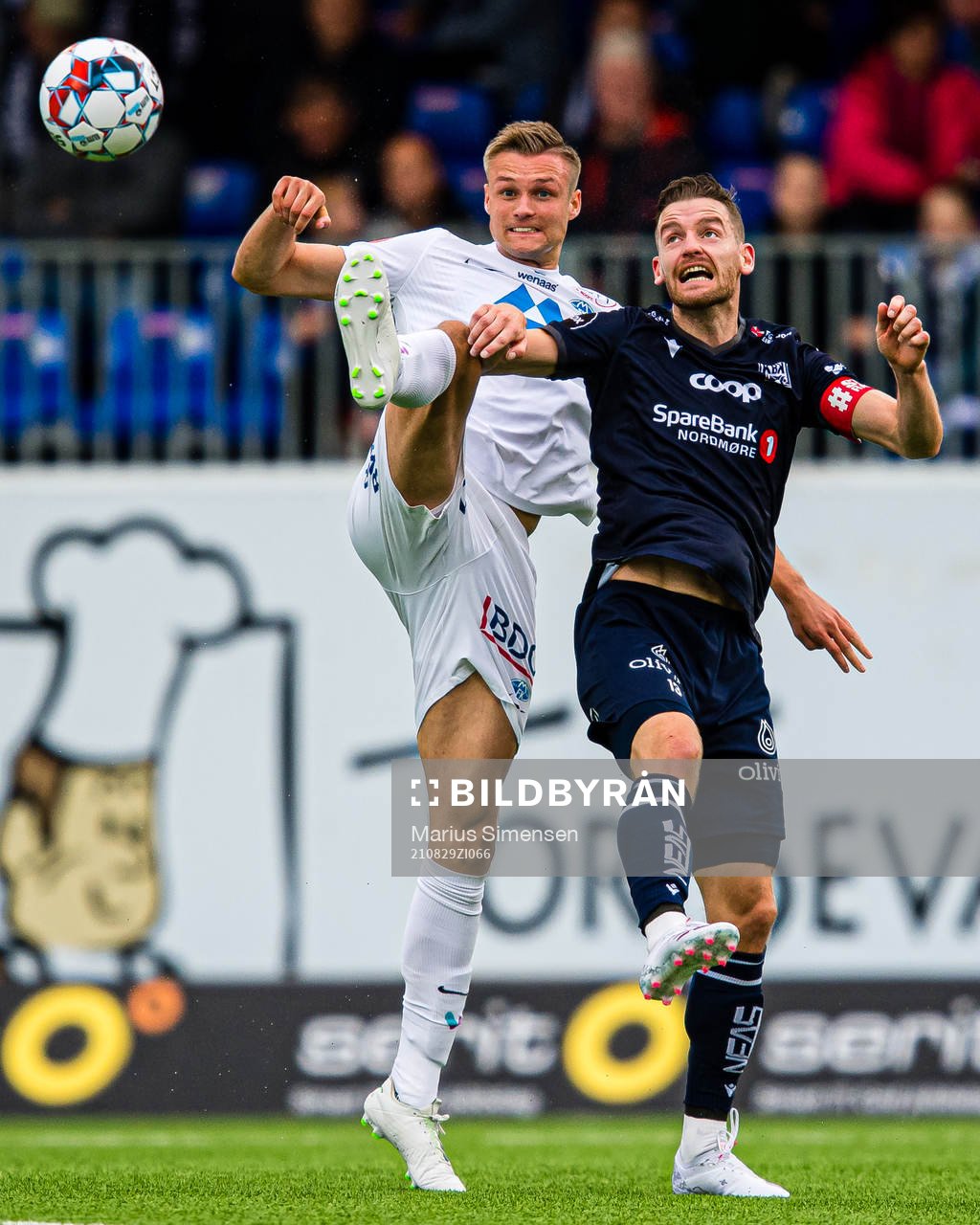 Stian Rode Gregersen of Molde and Bendik Bye of Kristiansund
