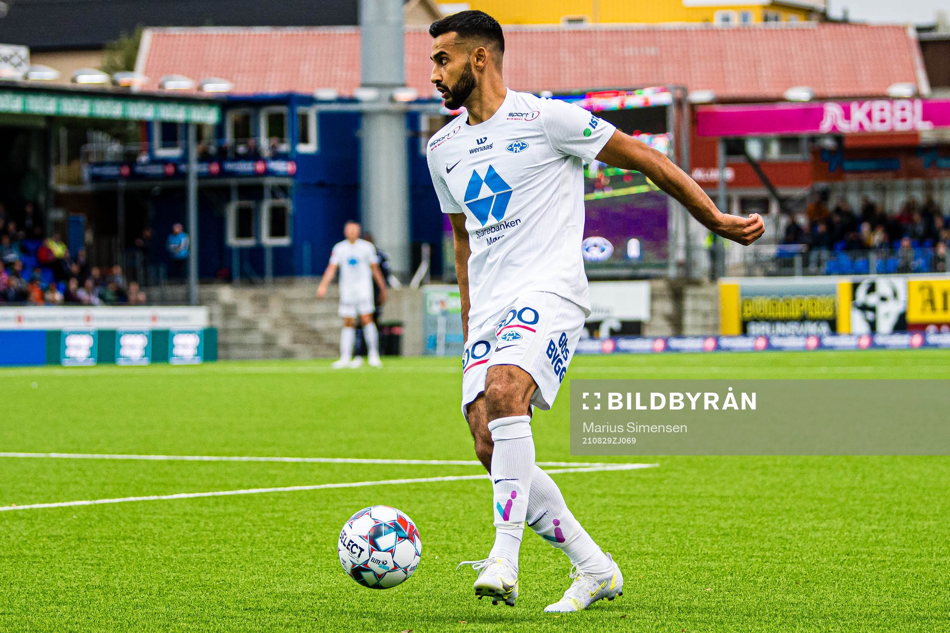 Etzaz Muzafar Hussain of Molde
