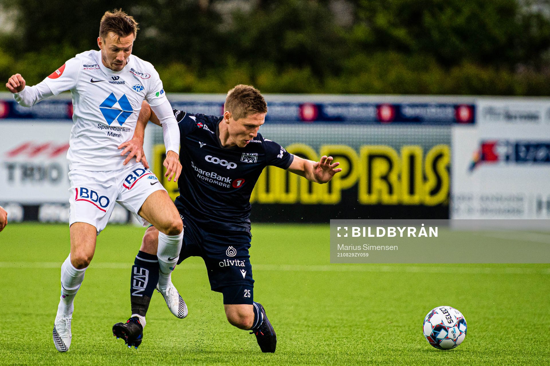 Martin Linnes of Molde and Torgil Øwre Gjertsen of