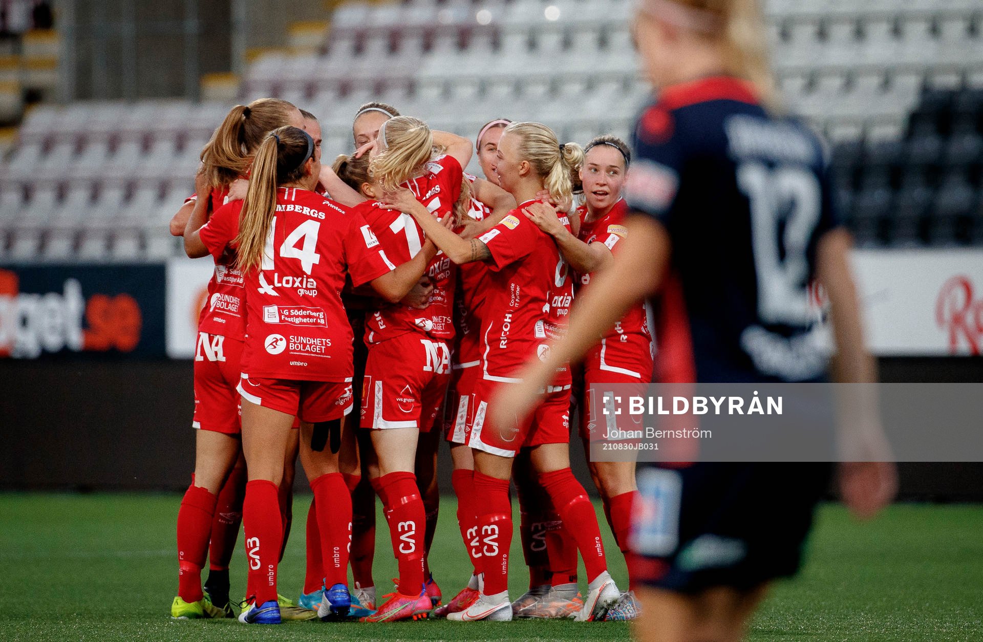 Jubel vid Örebros Amanda Rantanen 1-0 mål