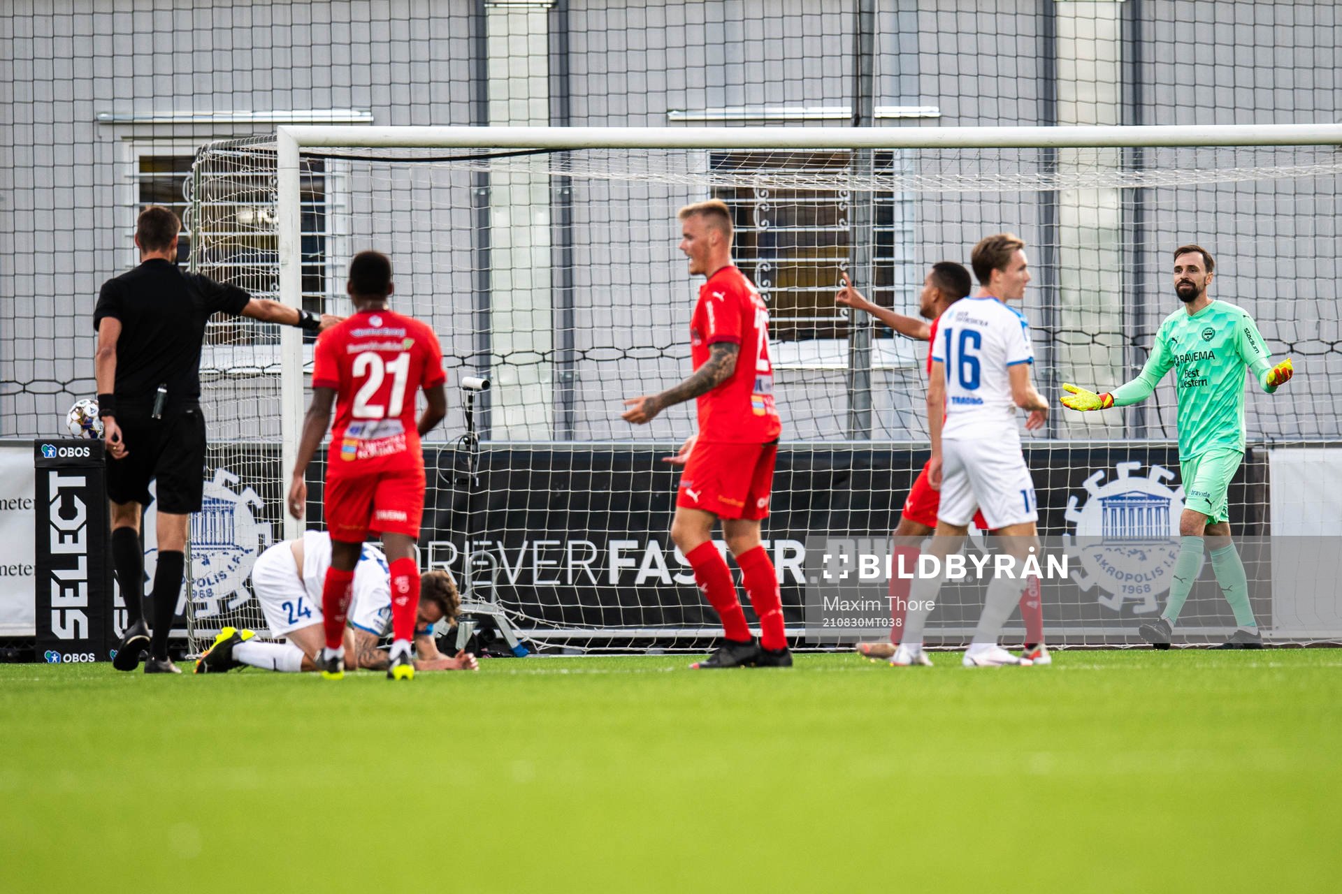 Värnamos målvakt Pilip Vaitsiakhovich deppar