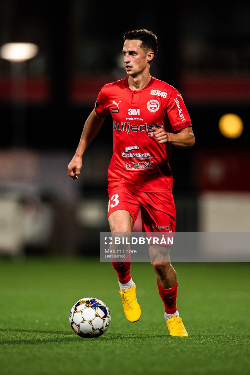 Värnamos Joel Craig Stevens under fotbollsmatchen i Superettan mellan Akropolis och Värnamo den 30 augusti 2021 i Stockholm. 