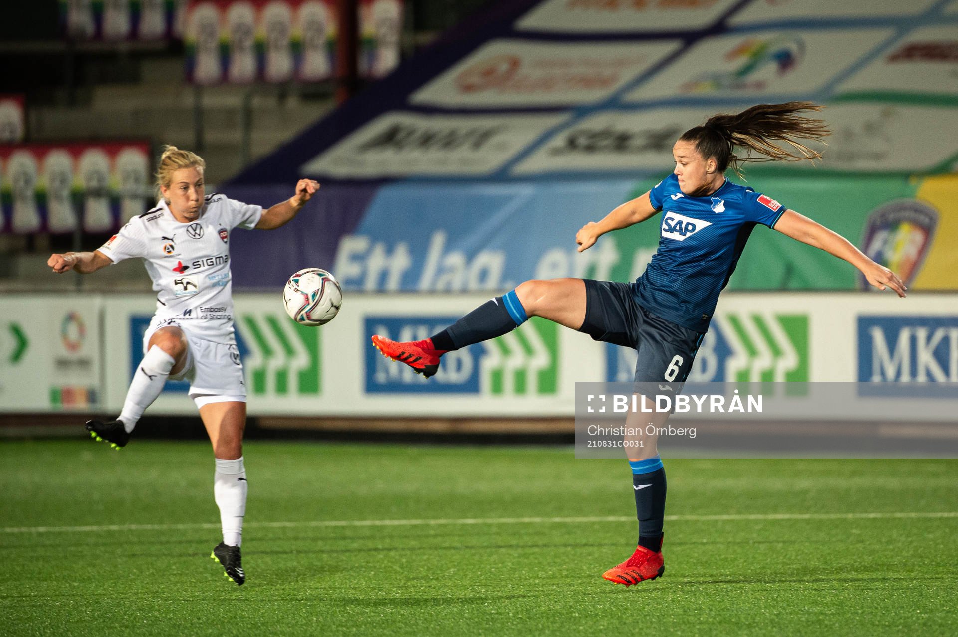Mia Persson of Rosengård and Tine Lea De Caignyof