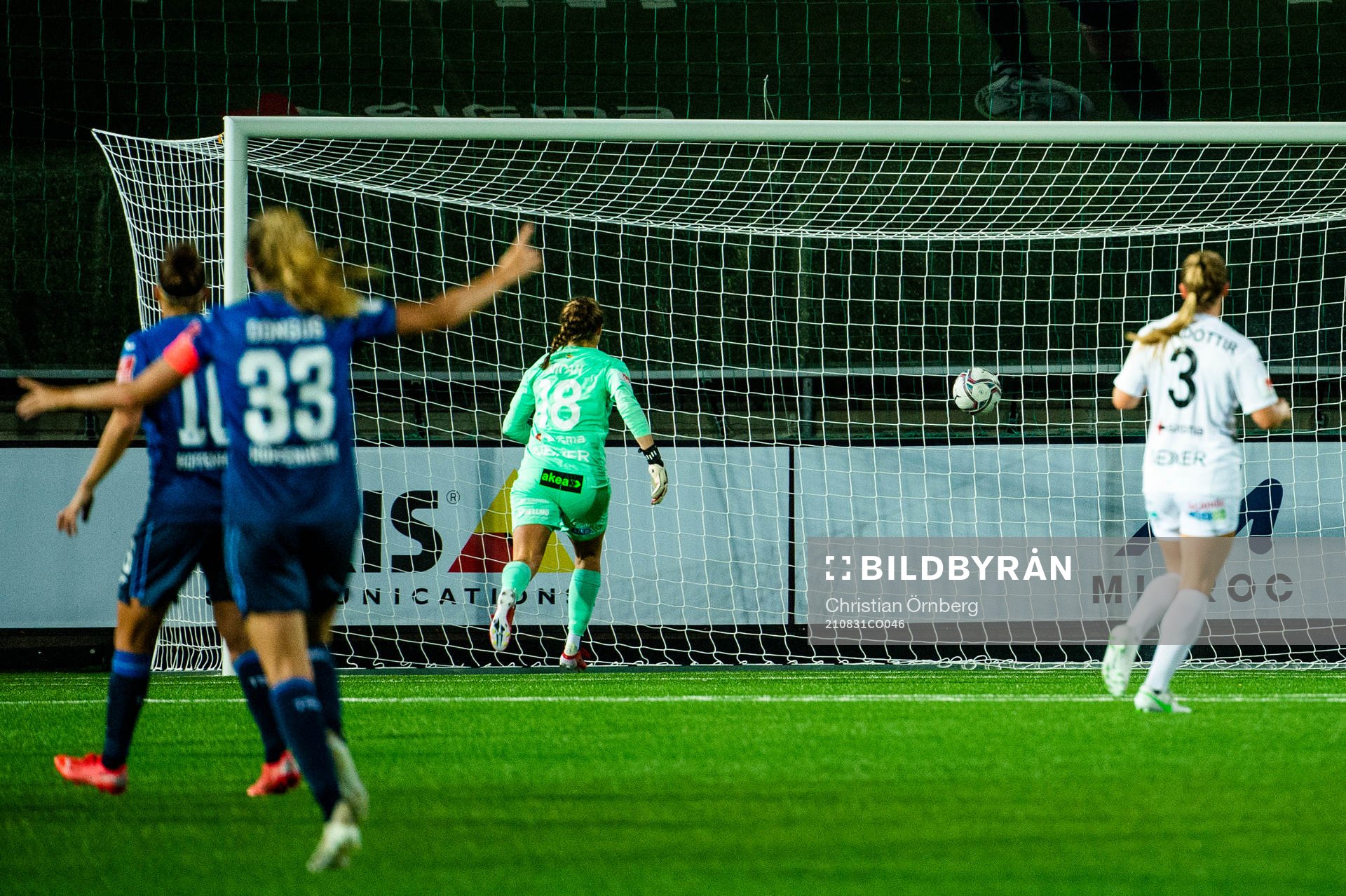 0-3. Goalkeeper Teagan Micah of Rosengård