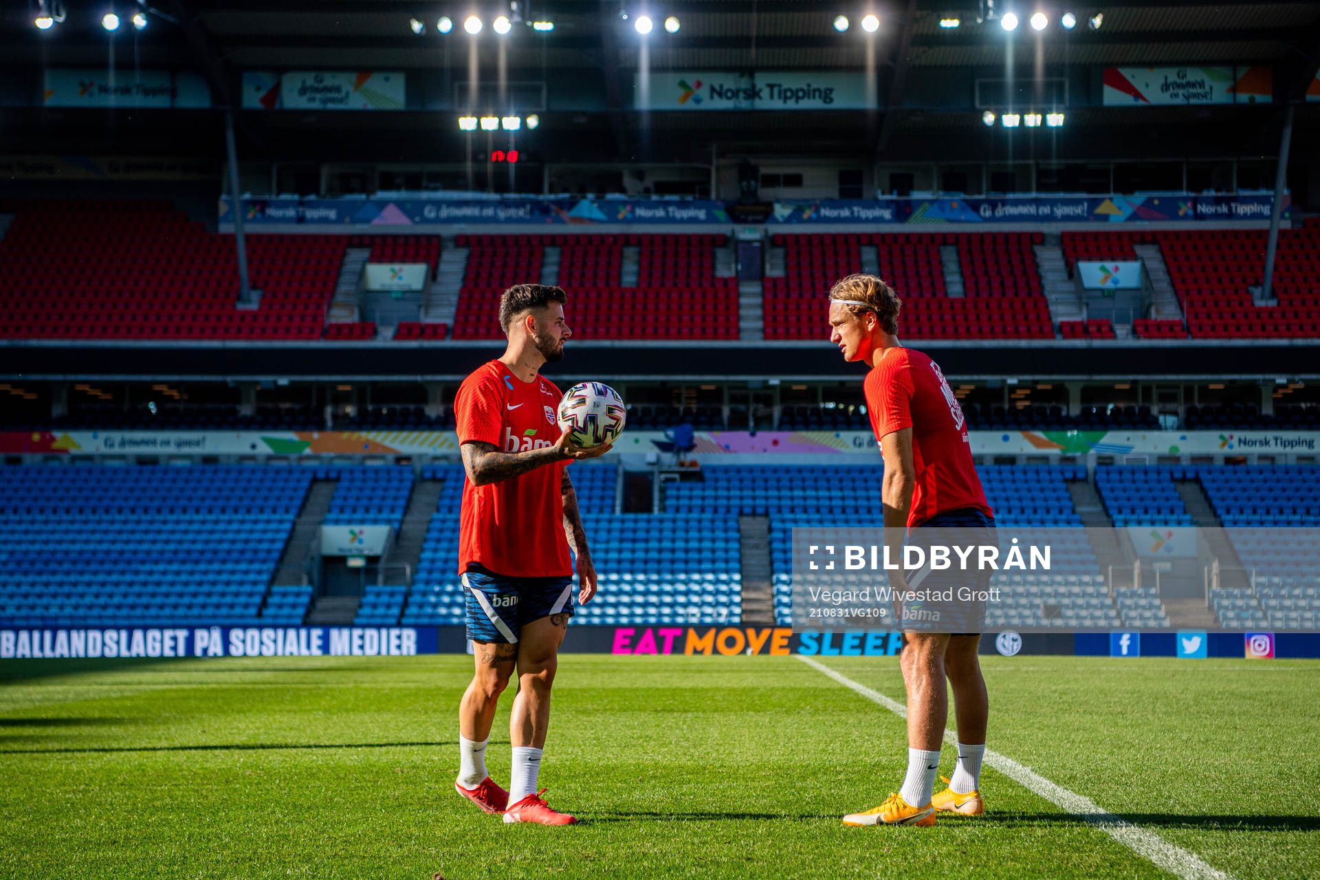 Aron Dønnum and Erik Botheim of the Norwegian national football team during a training session on August 31, 2021 in Oslo.