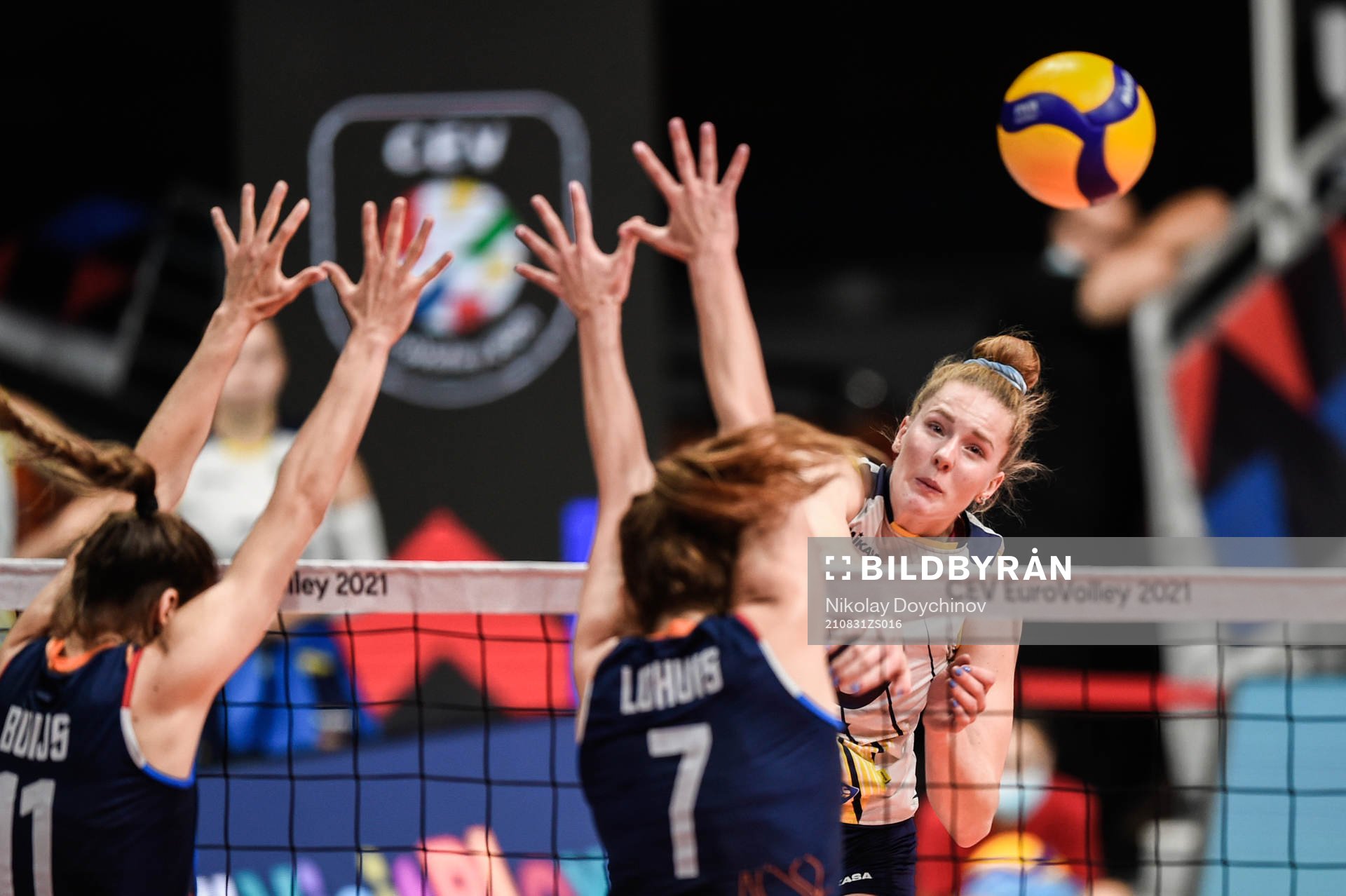 Isabelle Haak of Sweden during the European Volleyball Championship quarter final match between Sweden and the Netherlands on August 31, 2021 in Plovdiv.
