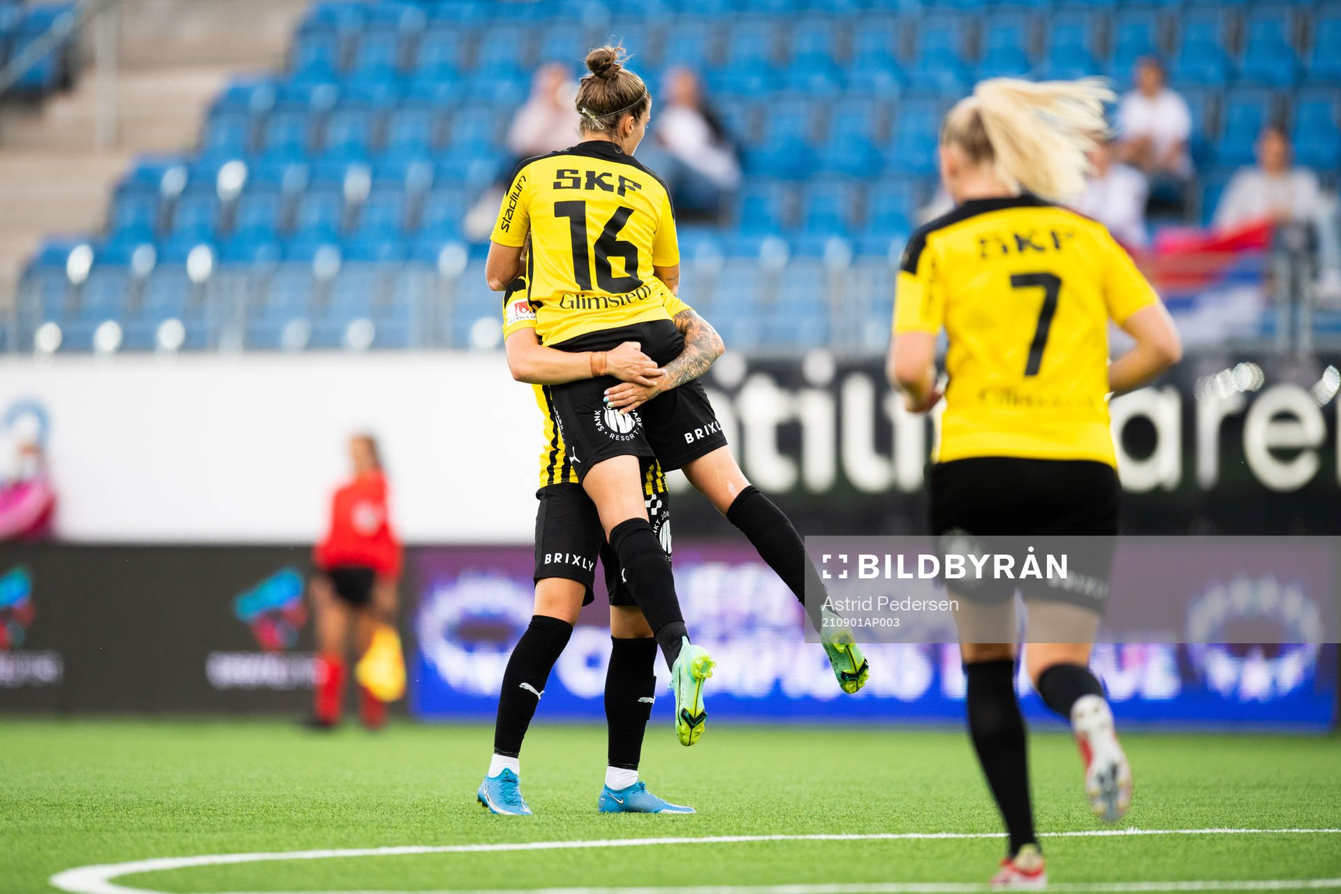 Filippa Angeldahl of Häcken celebrates