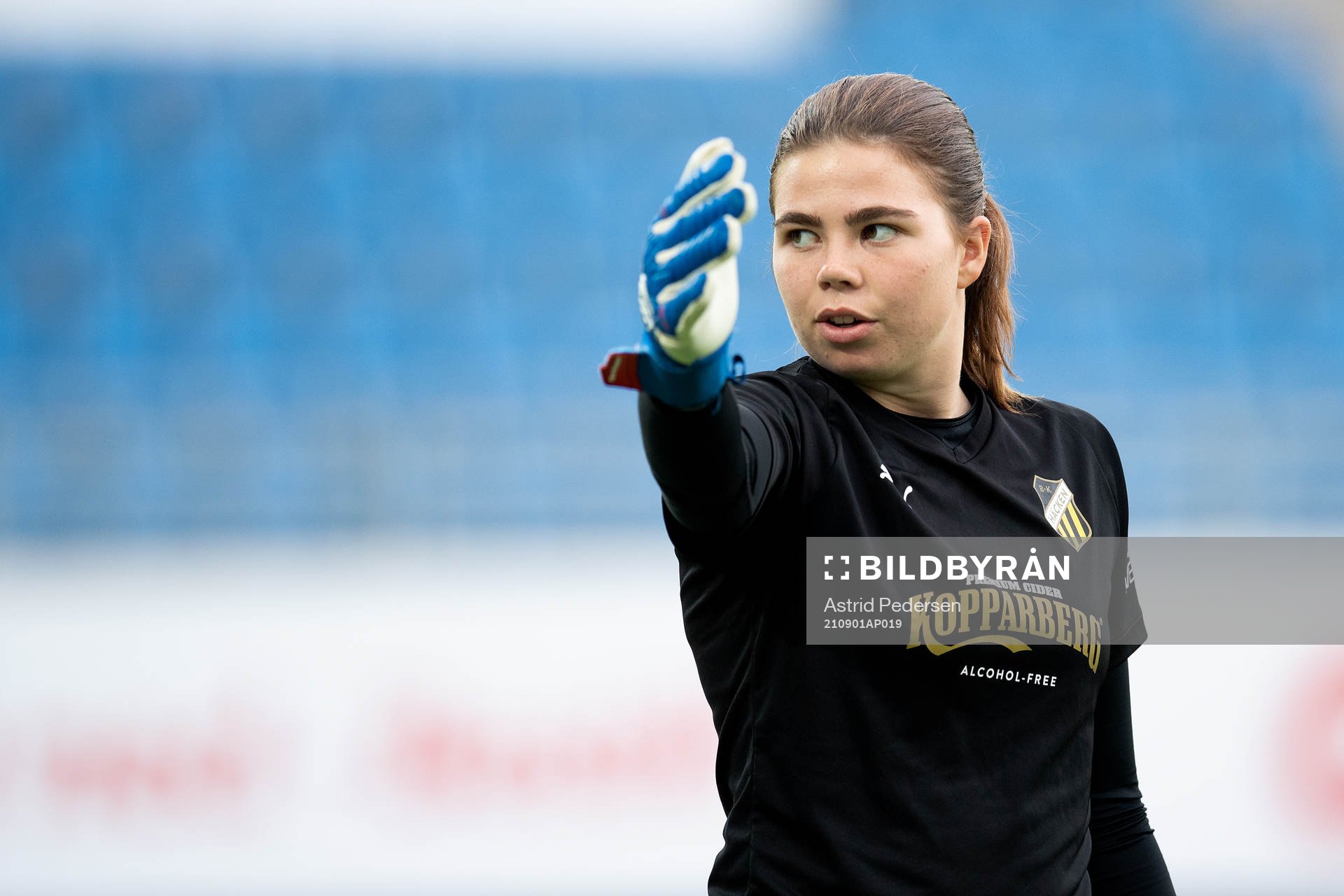Goalkeeper Lisa Hall of Häcken