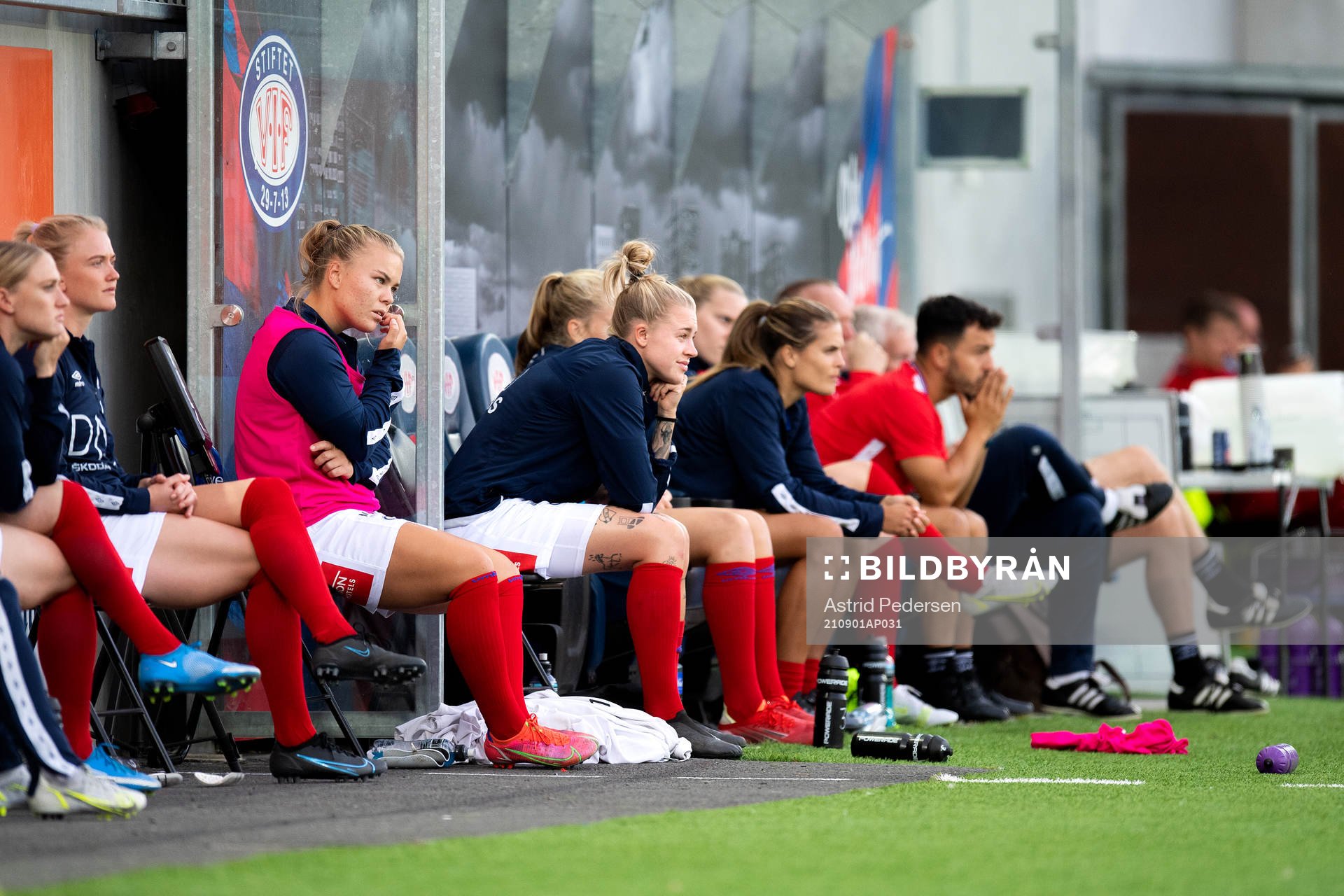 Olaug Tvedten and Marie Dølvik Markussen of Vålerenga