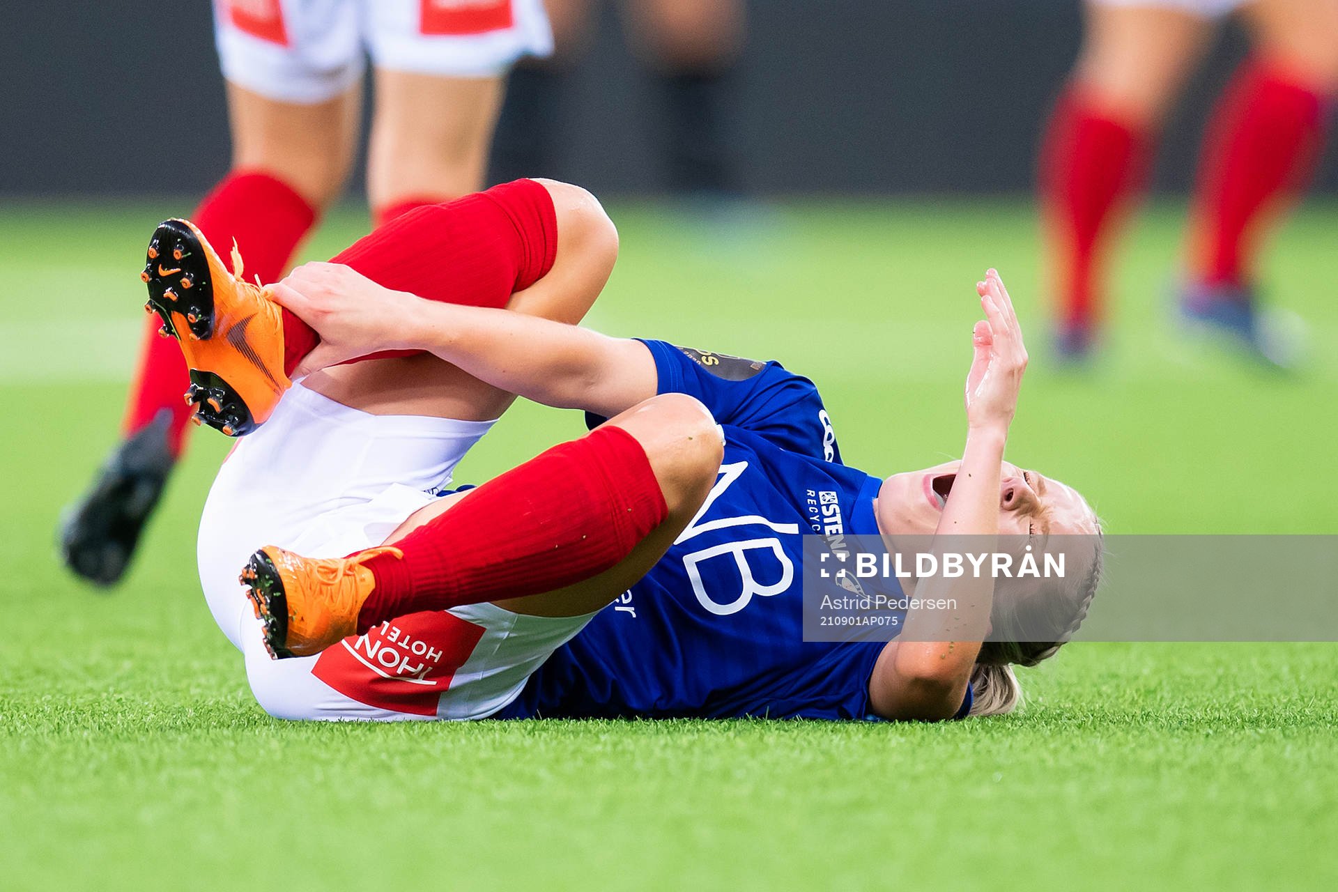 Thea Bjelde of Vålerenga in pain