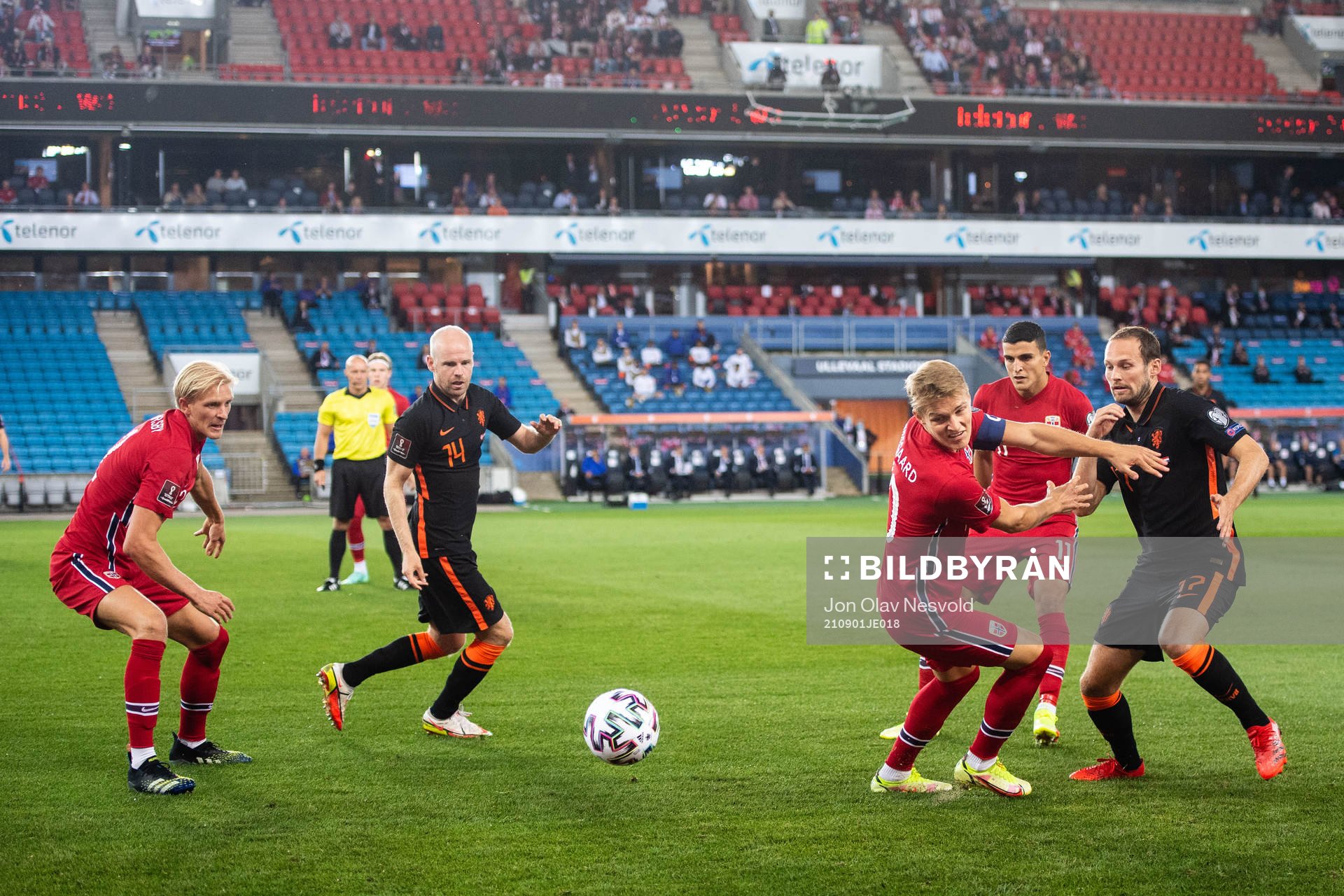 Martin Ødegaard of Norway and Daley Blind of Netherlands
