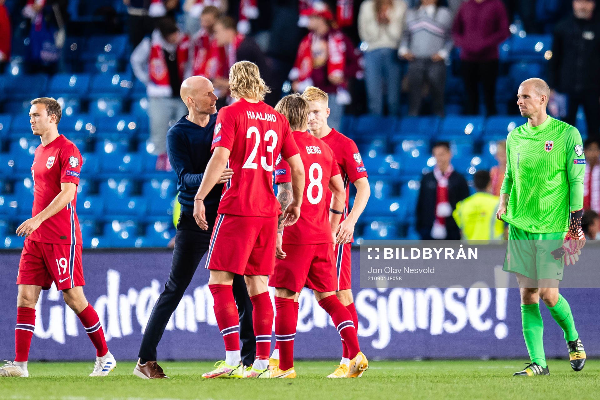 Ståle Solbakken, head coach of Norway, and Erling Braut