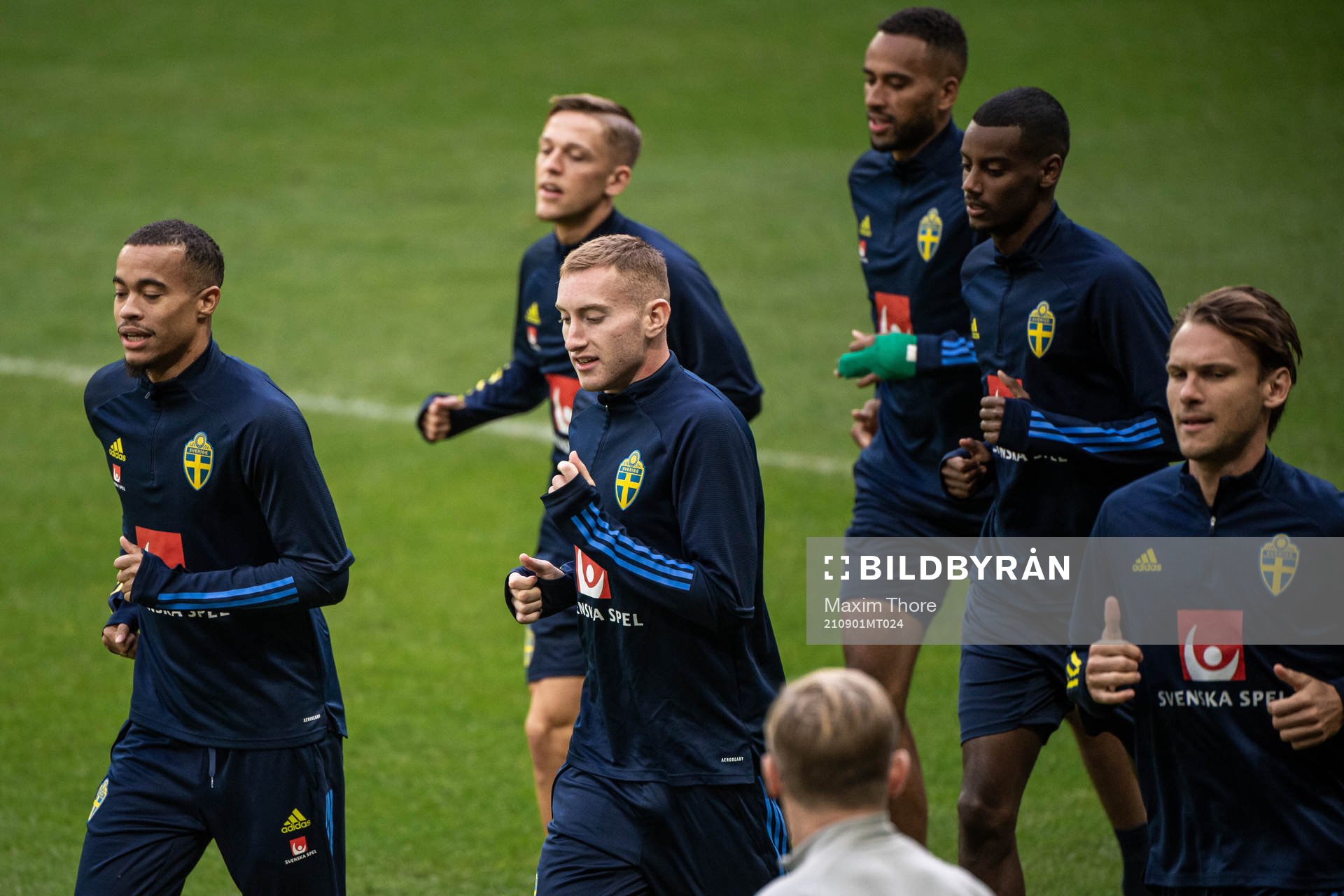 Robin Quaison and Dejan Kulusevski of the Swedish national