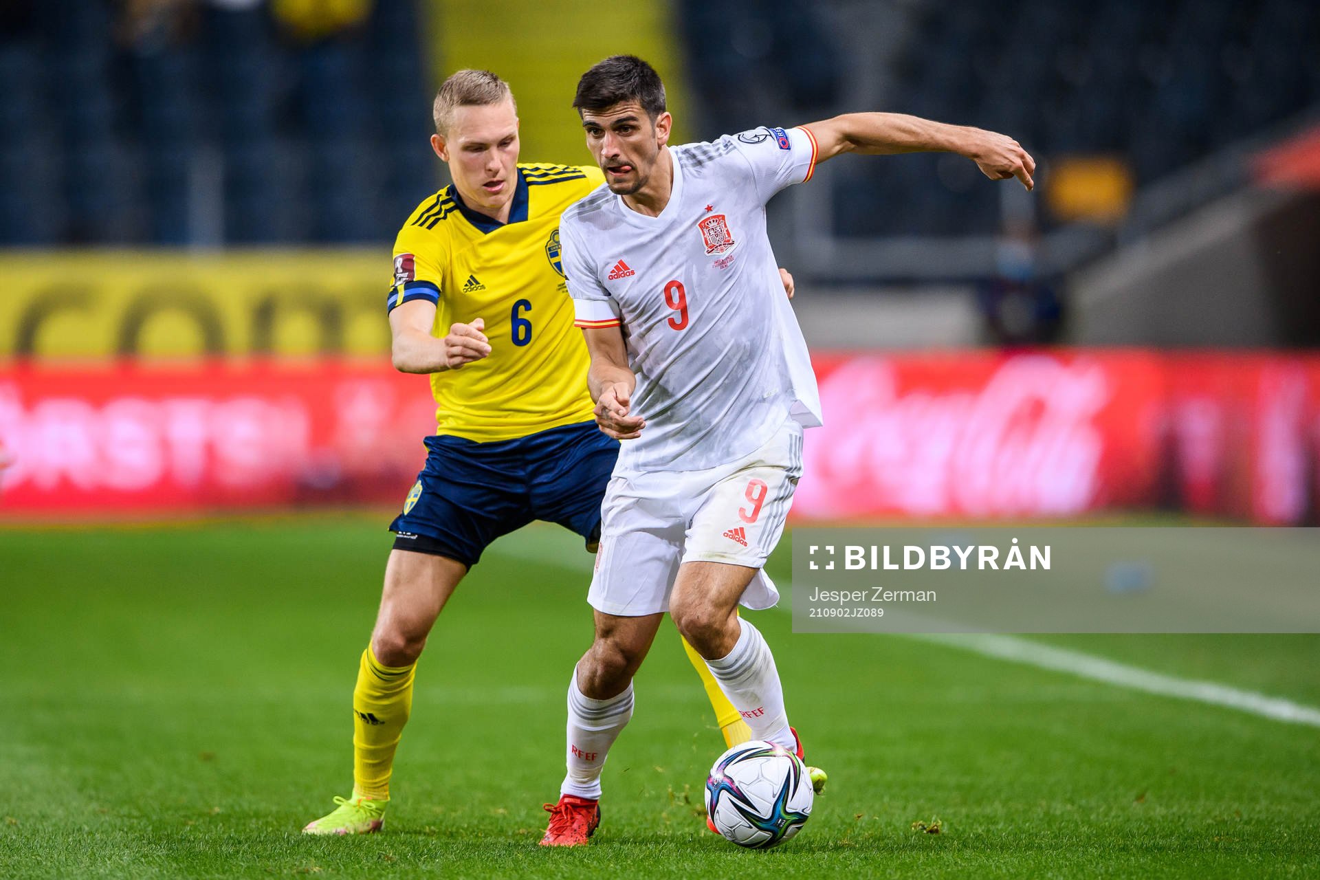Ludwig Augustinsson of Sweden against Gerard Moreno of Spain