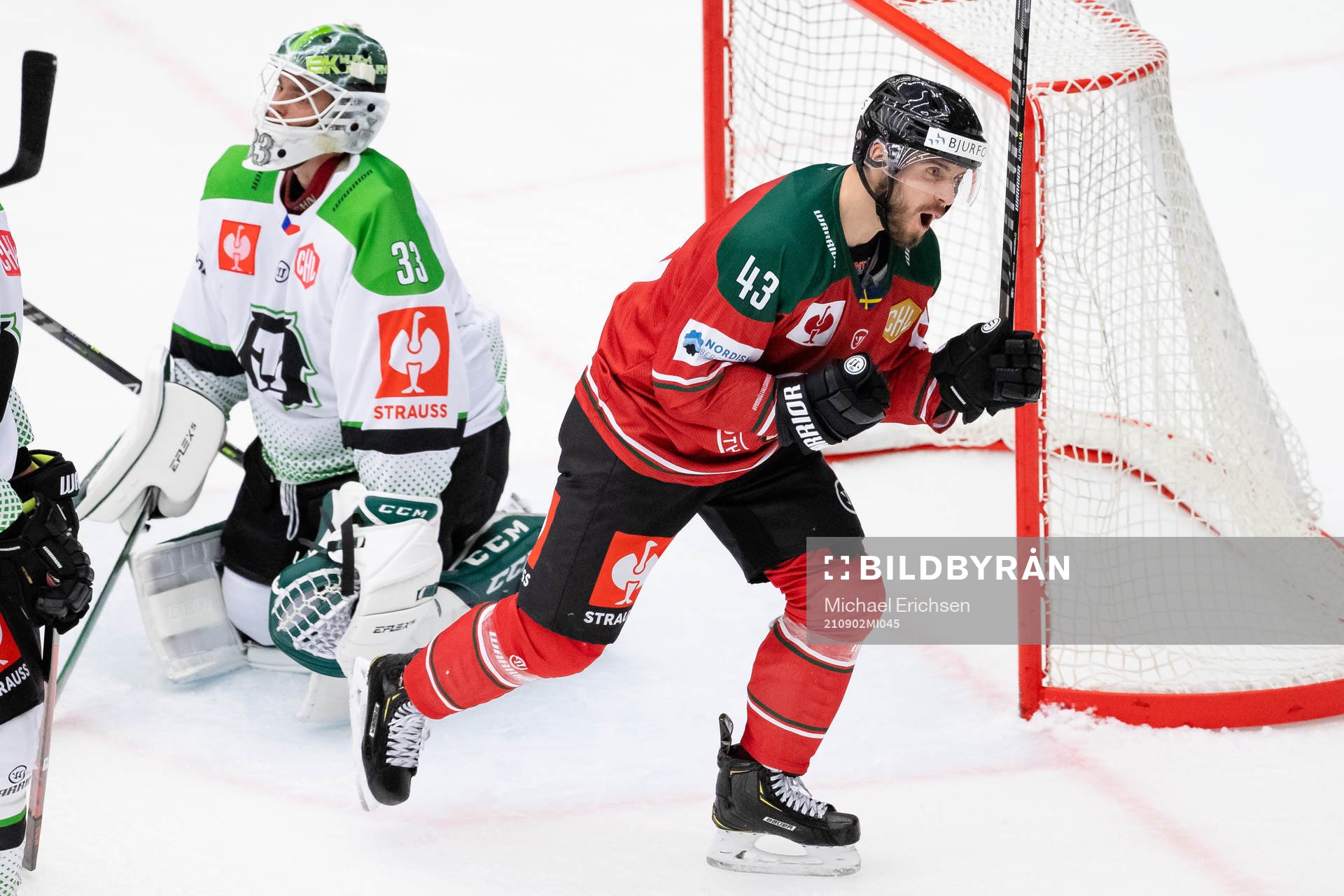 Michael Spacek of Frölunda  celebrates scoring 4-3 behind