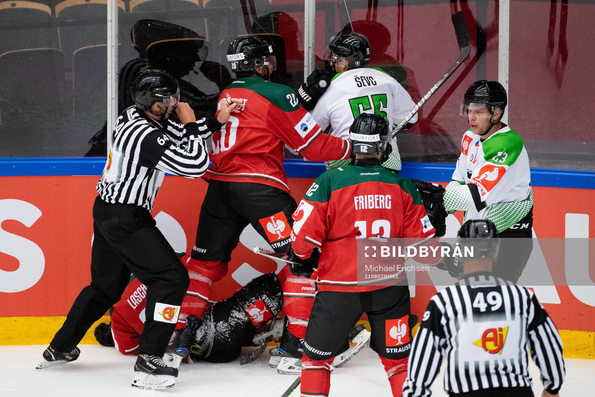 Ryan Lasch of Frölunda lies