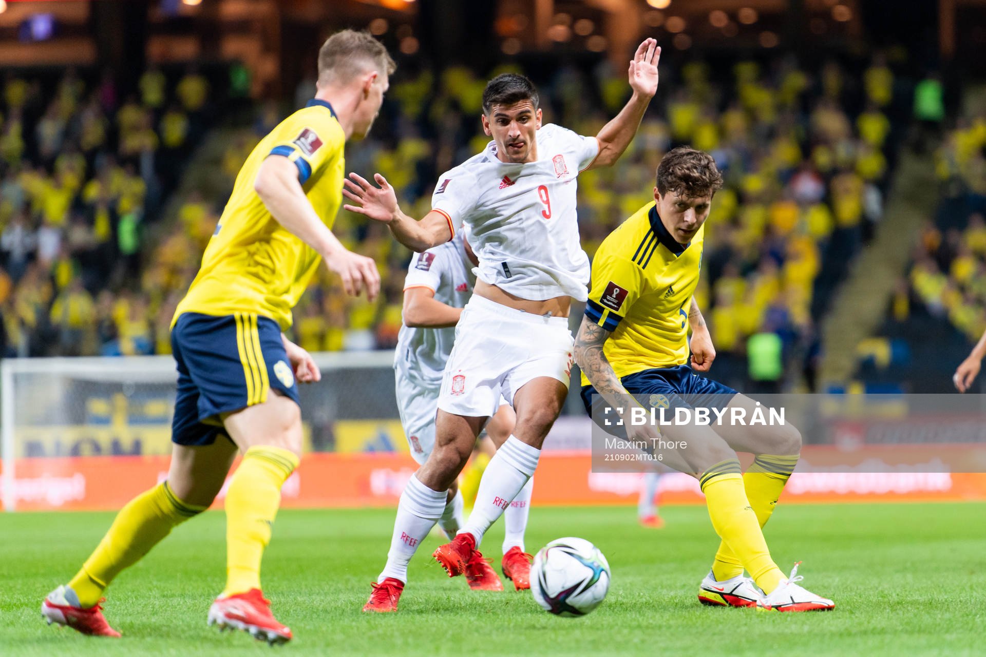 Gerard Moreno of Spain and Victor Nilsson Lindelöf of