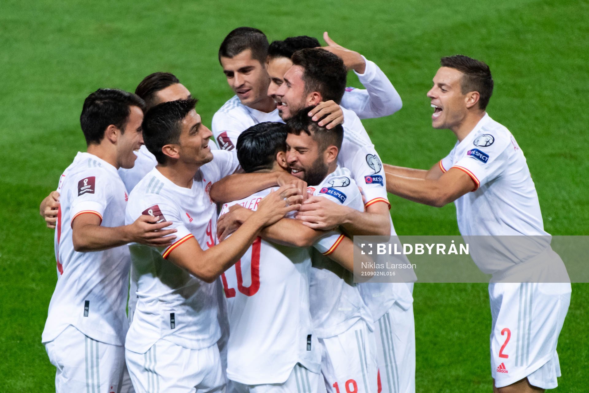 Players of Spain celebrate